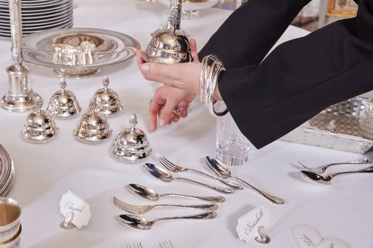 How to Set a Christmas Table: A Guide | Christofle